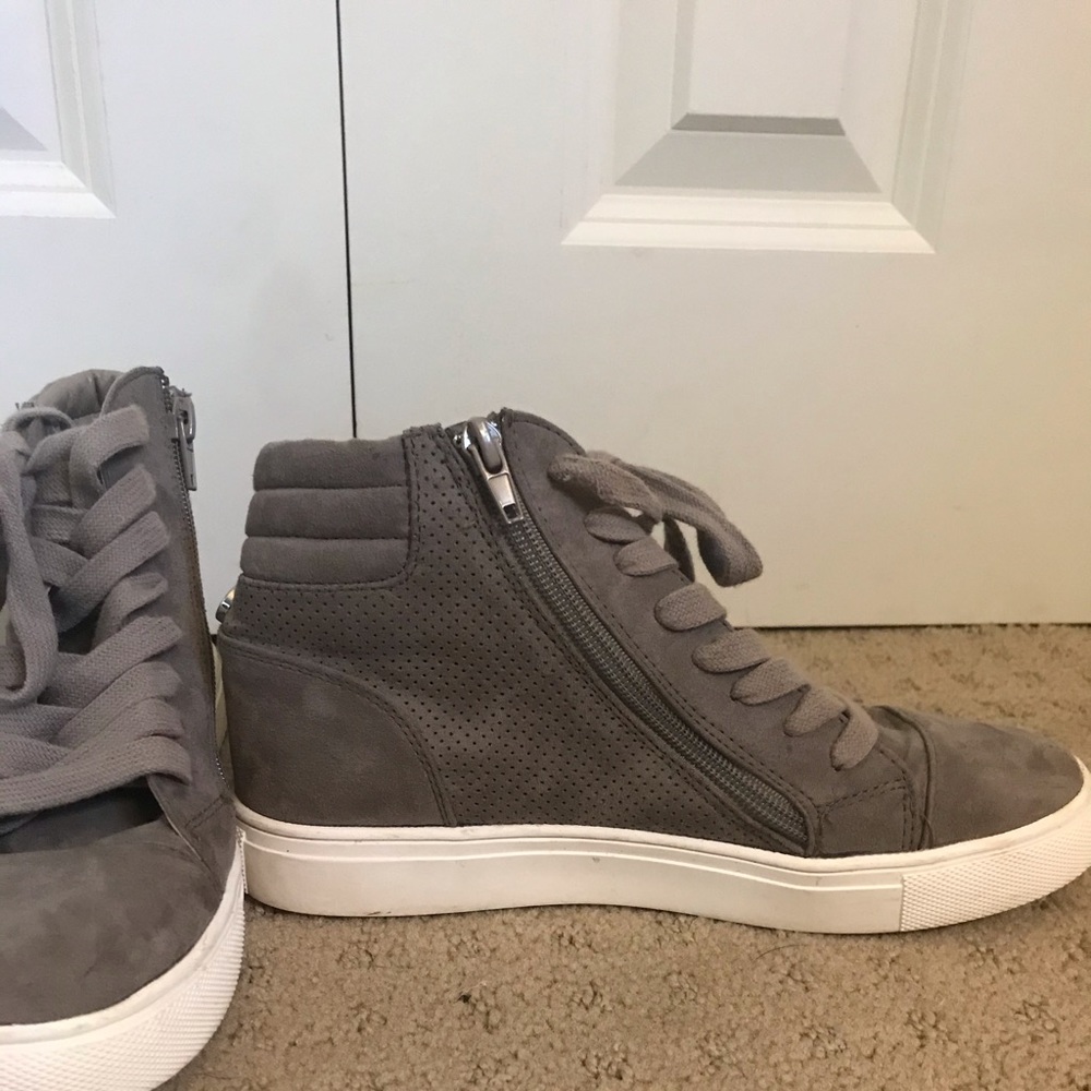High top Steve Madden Demmies.
